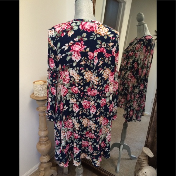 🌸Brand NEW- Floral of the Story Dress - Navy🌸 - Picture 4 of 6